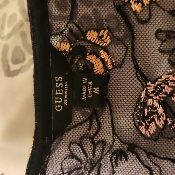 Guess Bodysuit. - Picture 2 of 4